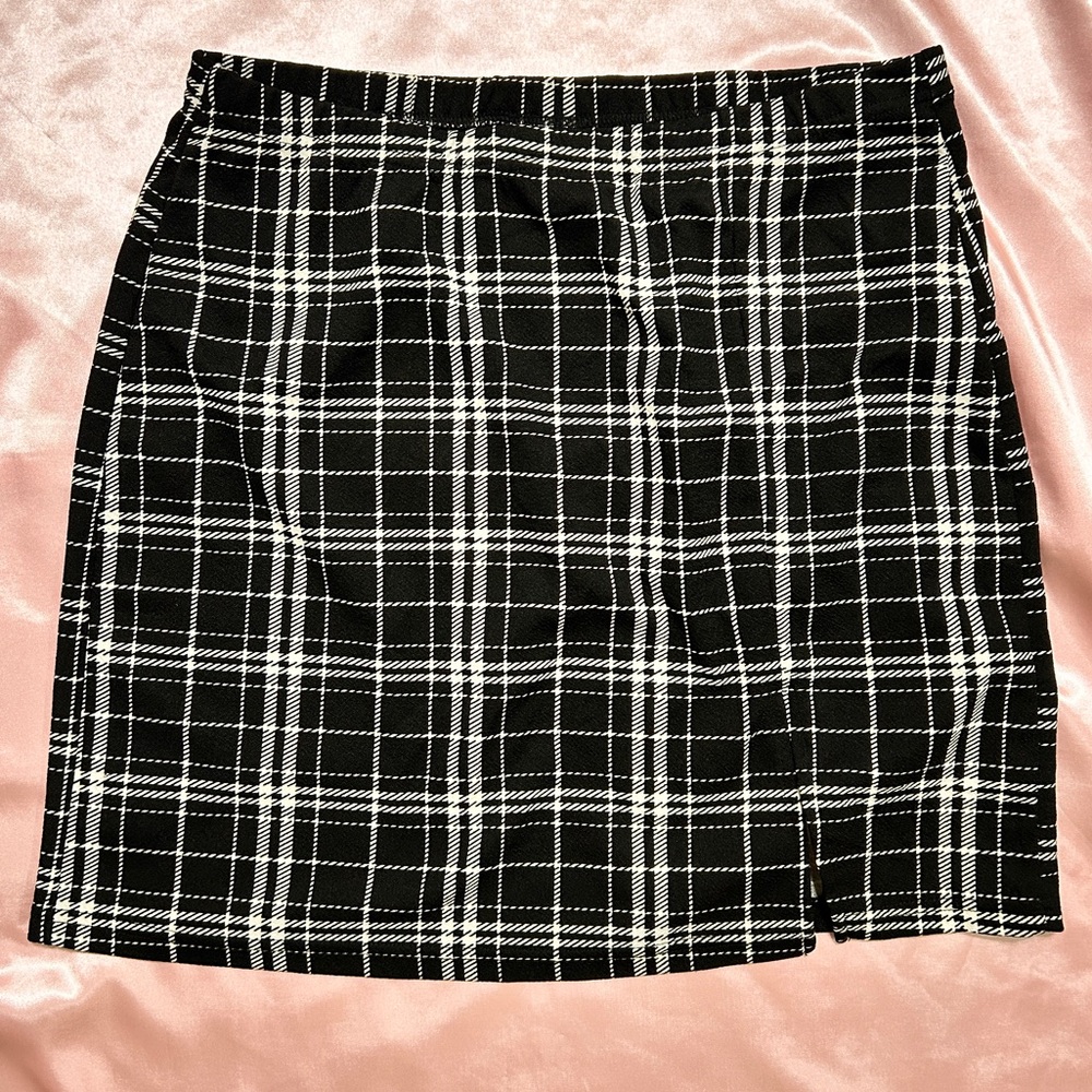 SHEIN Black and White Checkered Mini Skirt